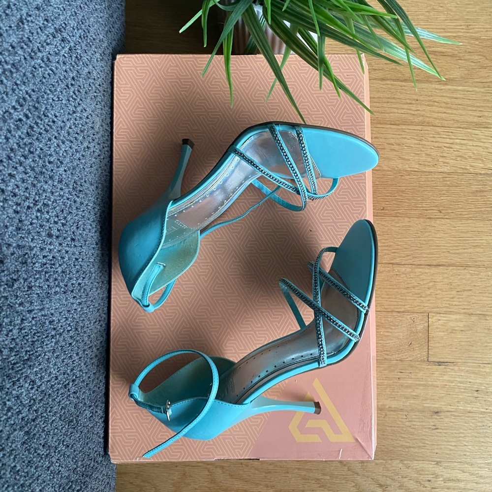 Bakers Strappy high heel sandal size 7